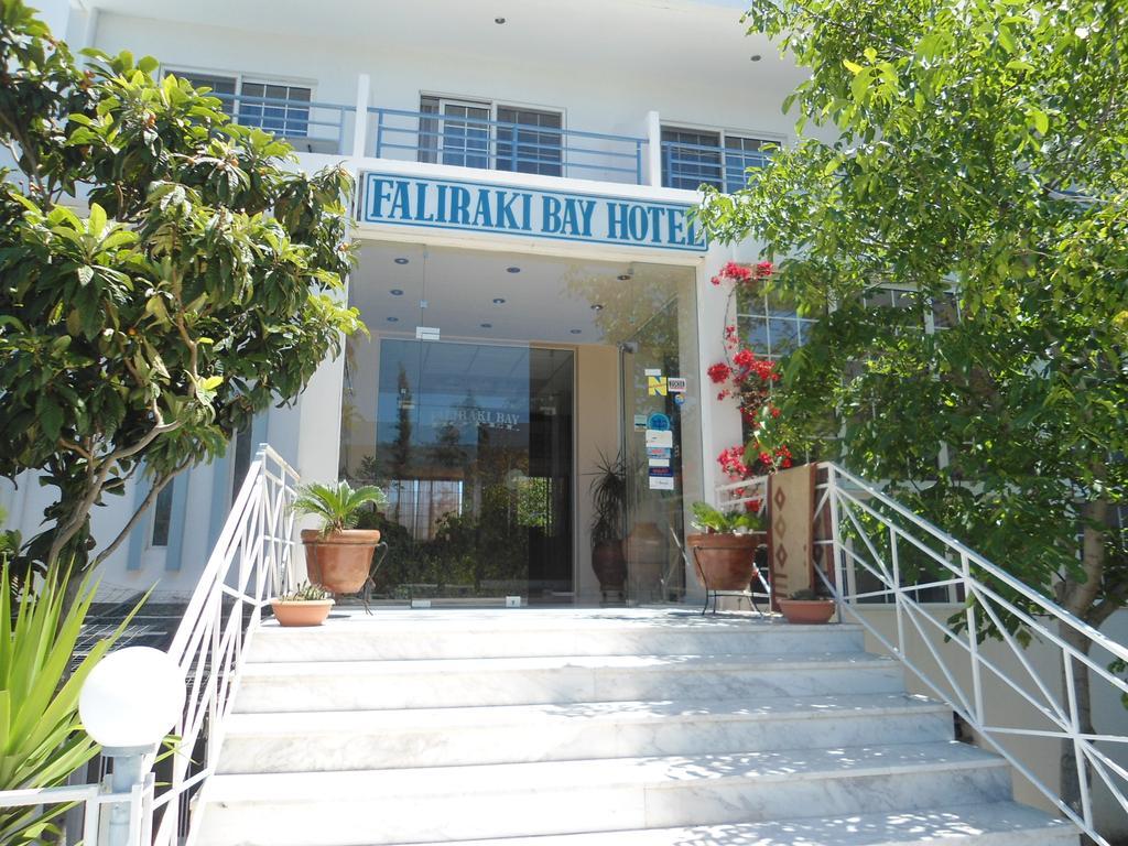 Отель Bay 2*
